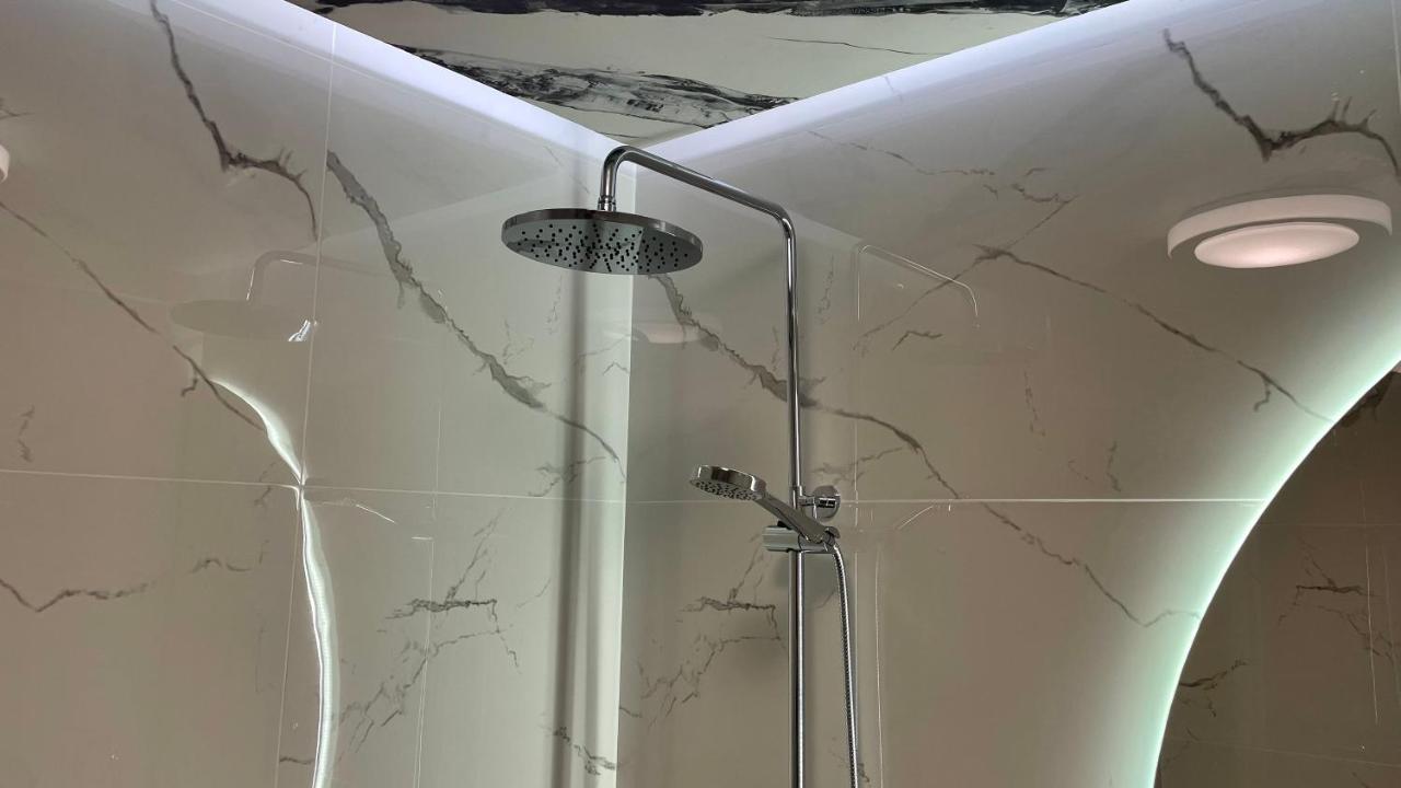 Luxury Martina Apartment Veliko Tărnovo Esterno foto