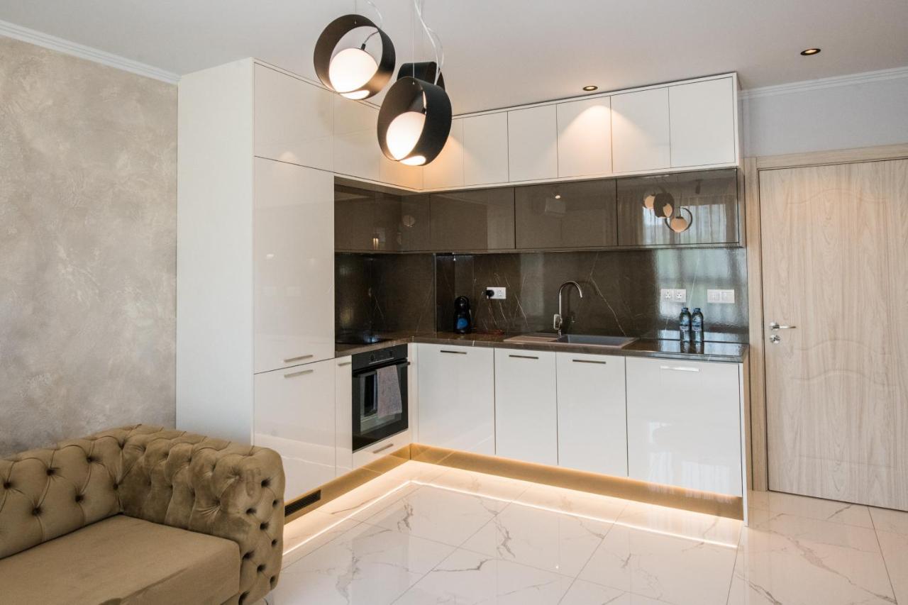 Luxury Martina Apartment Veliko Tărnovo Esterno foto