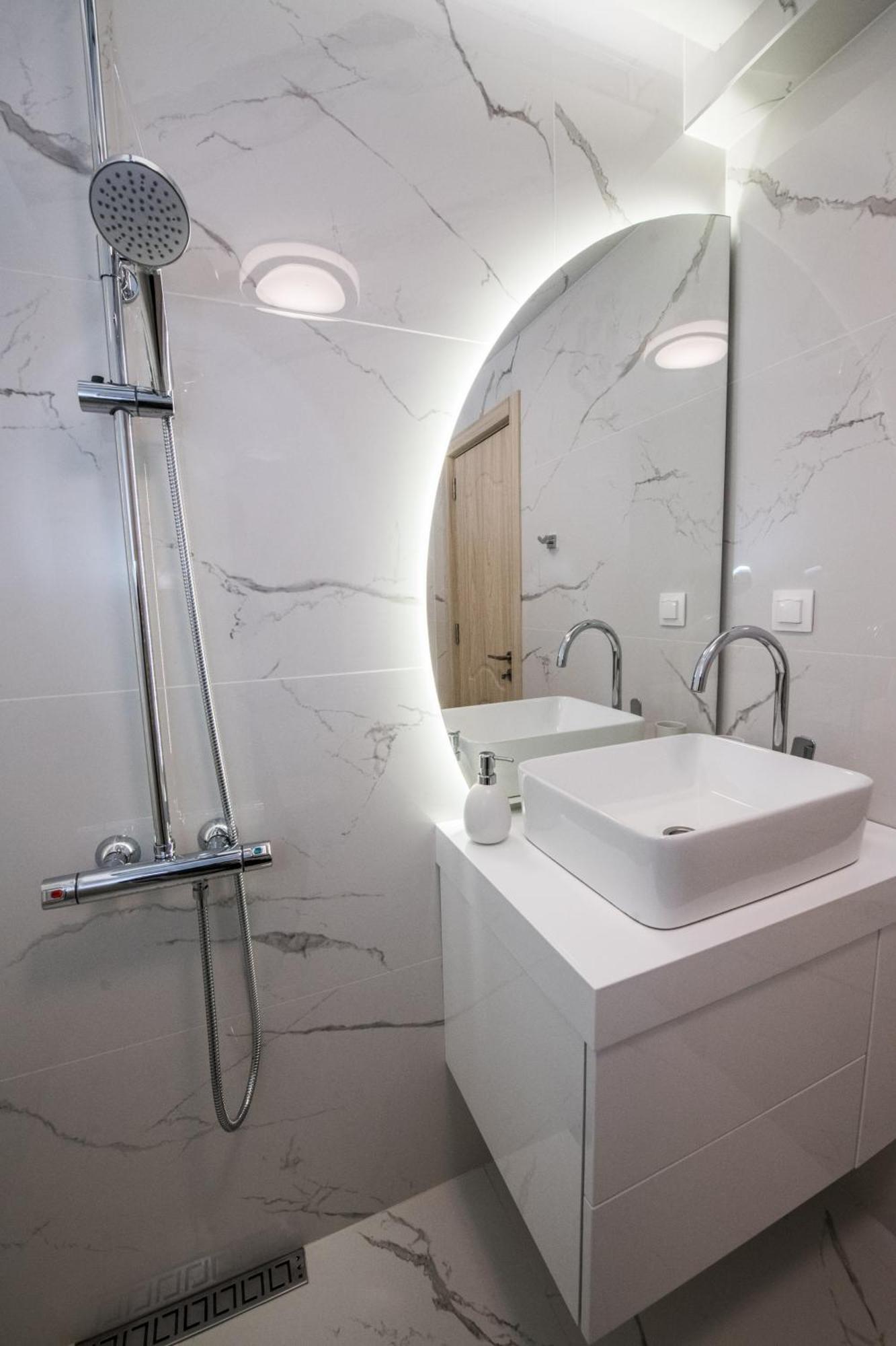 Luxury Martina Apartment Veliko Tărnovo Esterno foto